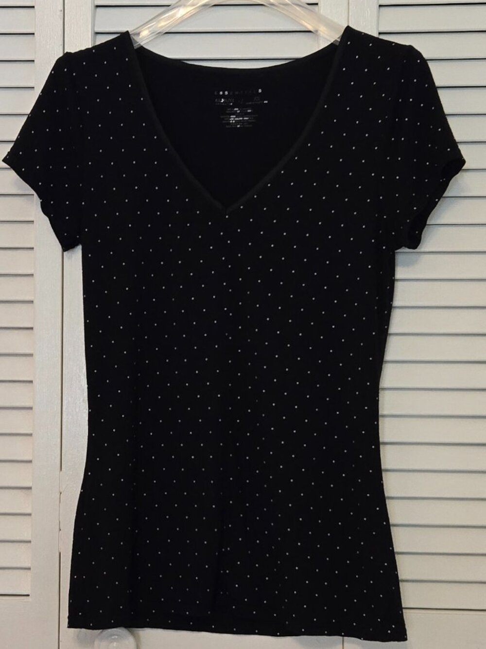 Alfani Black & White V-Neck T-Shirt - Size XS